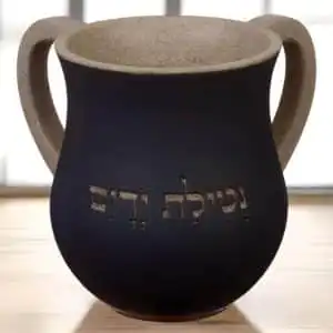 נטלה אבן כחול